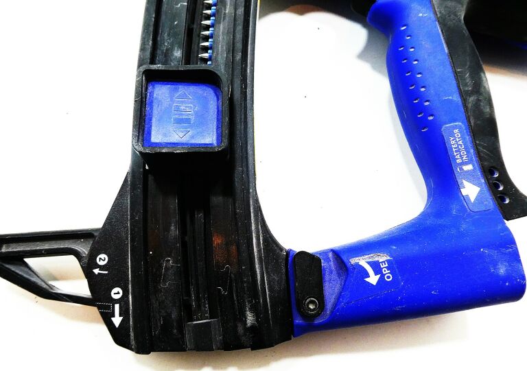 GAZOWY OSADZAK RAWLPLUG R-RAWL-SC40II