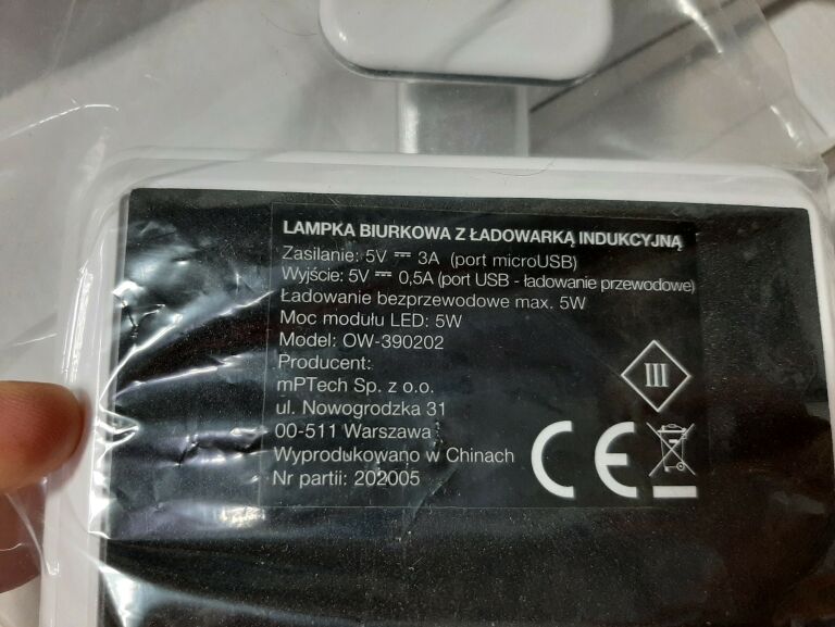 lampka-biurkowa-usb-z-ladowarka-indukcyjna-smukee-marka-smukee