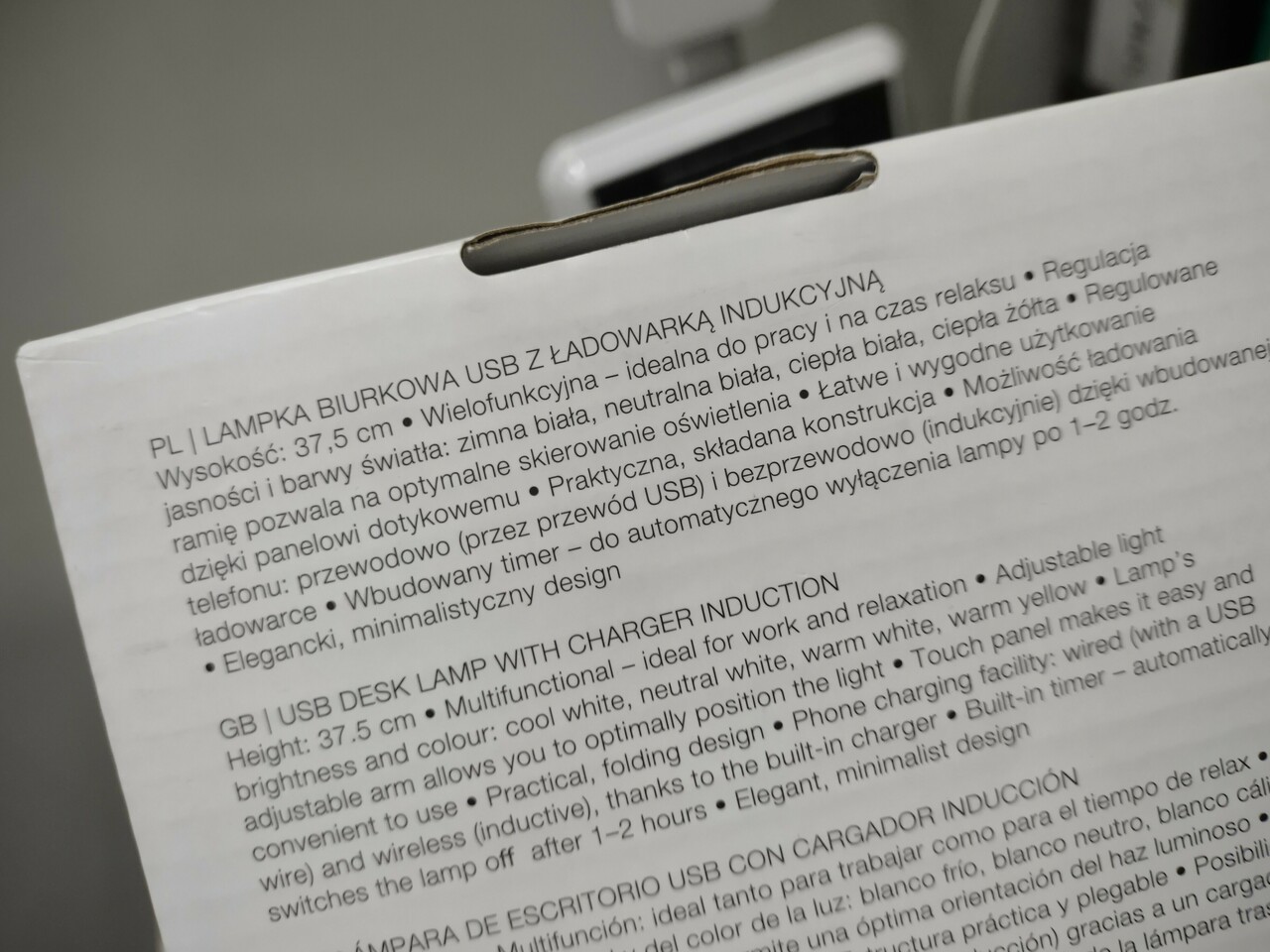 lampka-biurkowa-usb-z-ladowarka-indukcyjna-smukee-zasilanie-sieciowe