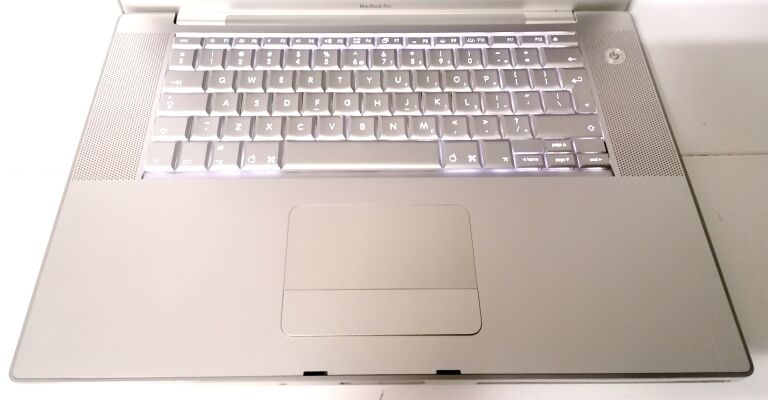 LAPTOP APPLE MACBOOK PRO A1260 15'' 120SSD/4GB