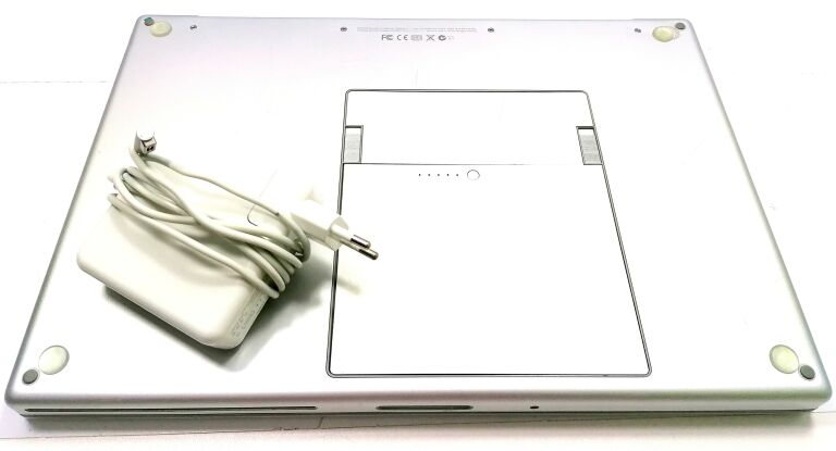 LAPTOP APPLE MACBOOK PRO A1260 15'' 120SSD/4GB