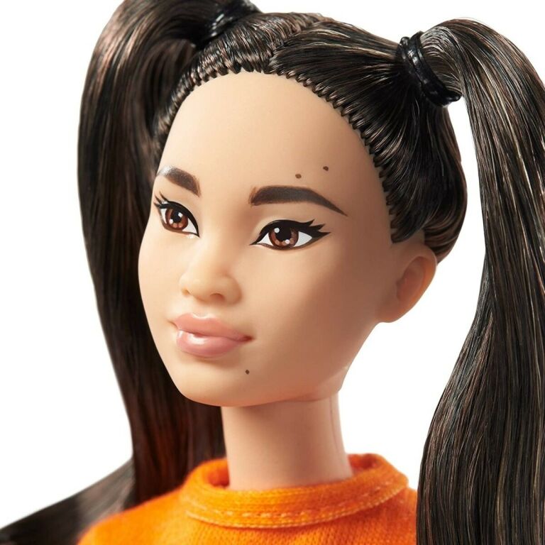 BARBIE FASHIONISTAS MODNE PRZYJACIÓŁKI LALKA 145