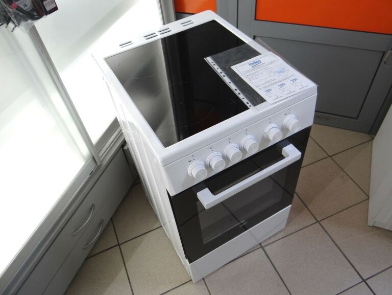 kuchenka-elektryczna-beko-fss57000gw-marka-beko