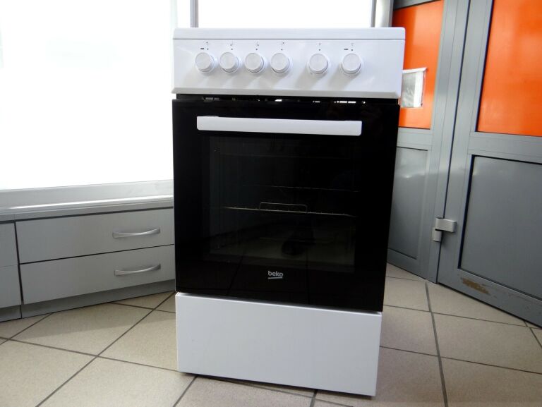 kuchenka-elektryczna-beko-fss57000gw-szerokosc-produktu-50