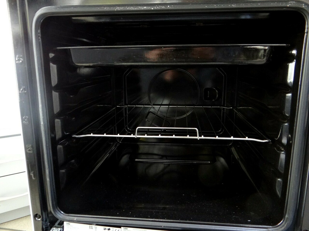 kuchenka-elektryczna-beko-fss57000gw-kolor-dominujacy-bialy