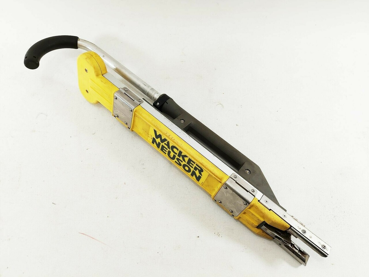 wiazarka-drutu-zbrojeniowego-wacker-neuson-df-16-stan-uzywany