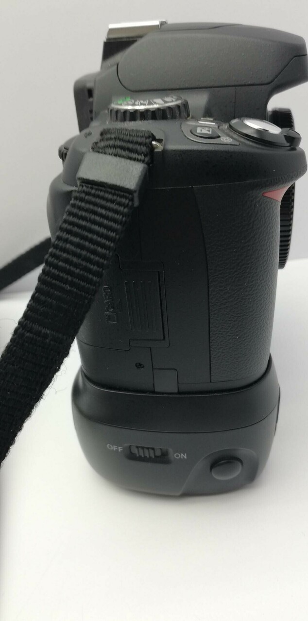 aparat-nikon-d40-ladowarka-karta-2gb-rozmiar-matrycy-inny