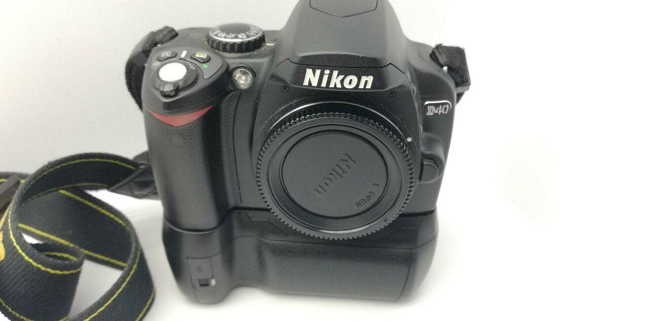 aparat-nikon-d40-ladowarka-karta-2gb-stan-uzywany