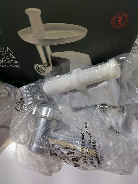 HOFFEN MASZYNKA DO MIĘSA Z SZATKOWNICĄ MG-5030