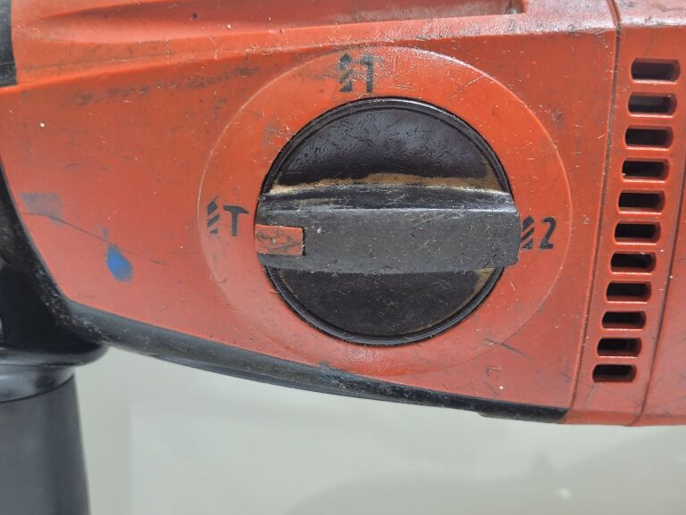 HILTI TE-2M MLOTOWIERTARKA UDAROWA 650W 1.8J