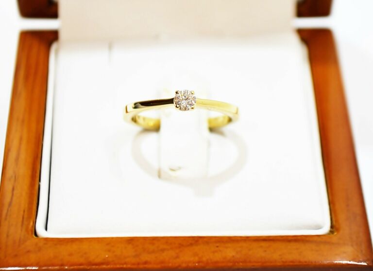 pierscionek-z-brylantem-pr585-14k-218gr-r105-partyzantow-39-zamosc