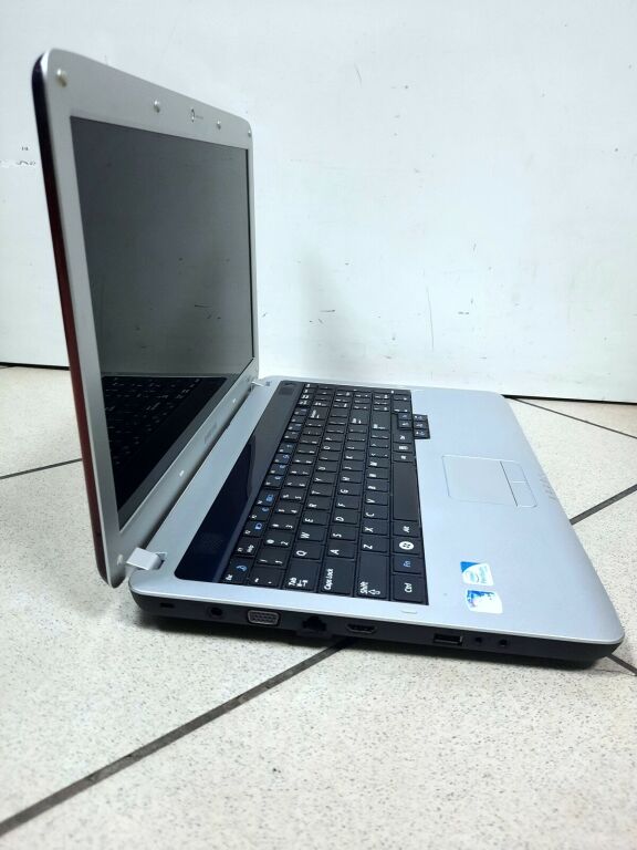 LAPTOP SAMSUNG R530 2 GB RAM /250 GB /ŁAD.