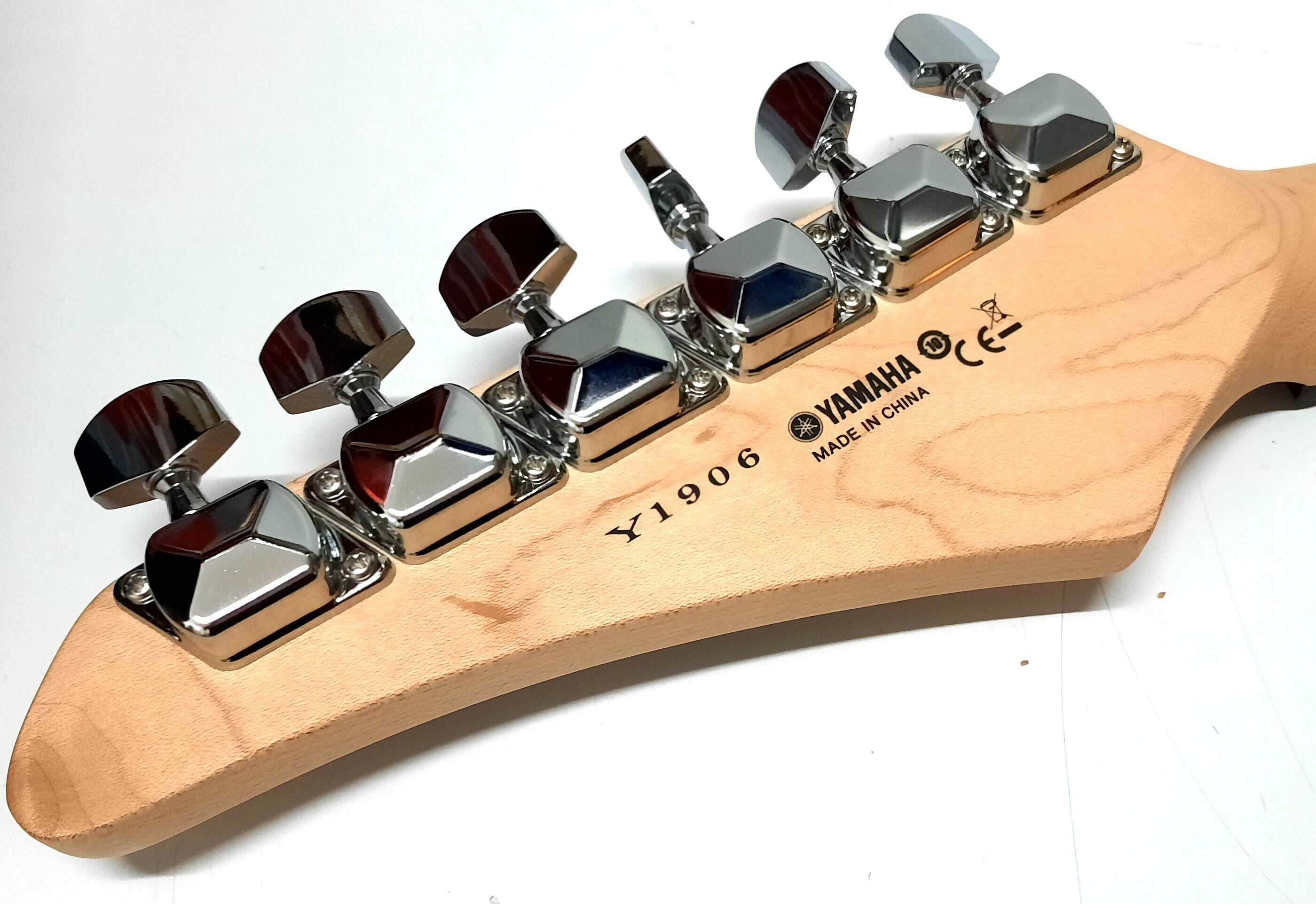 gitara-elektryczna-yamaha-erg-121c-stan-uzywany