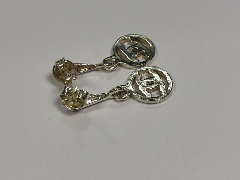 srebrne-kolczyki-w-stylu-chanel-p925-cechy-brak