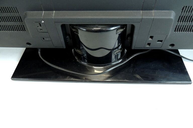 HYUNDAI FL40211 SMART FULL HD 2XHDMI USB DVB-T