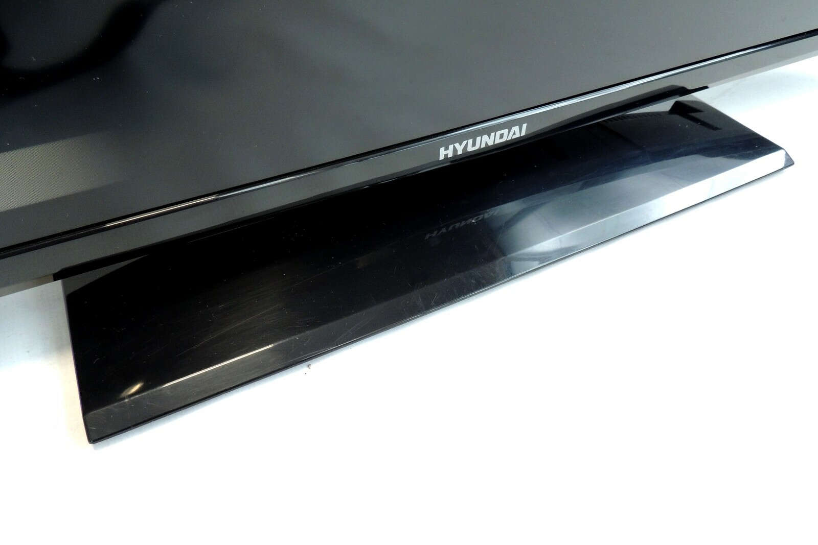 hyundai-fl40211-smart-full-hd-2xhdmi-usb-dvb-t-stan-uzywany