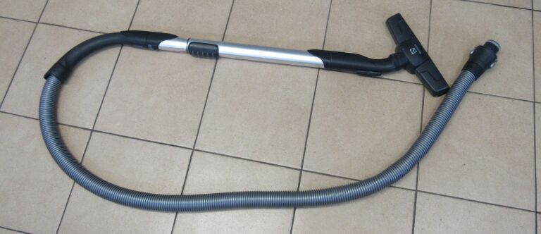 ODKURZACZ ELECTROLUX EUS8X2SB ULTRASILENCER
