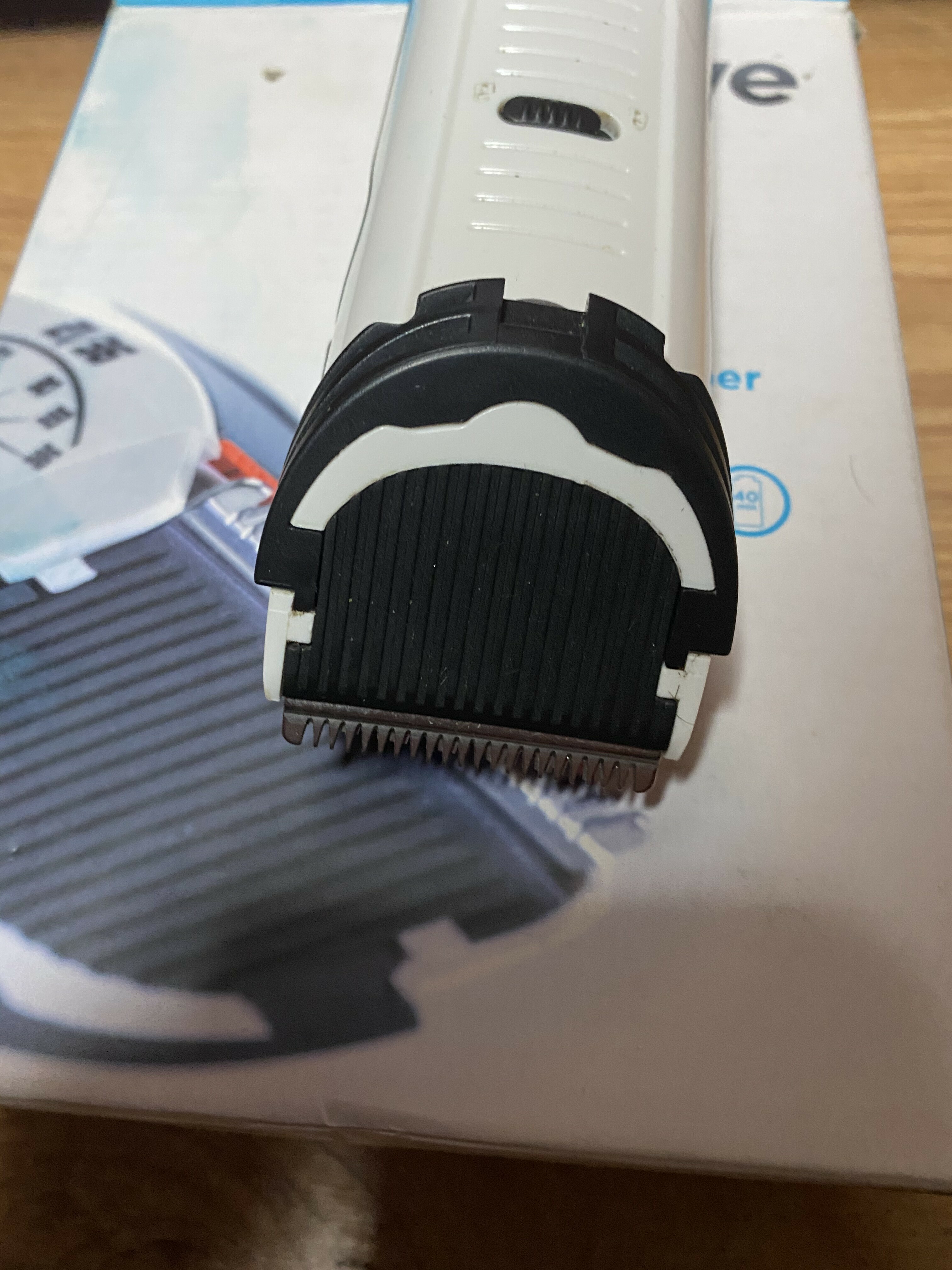 maszynka-do-strzyzenia-qilive-q-7888-model-q-7888