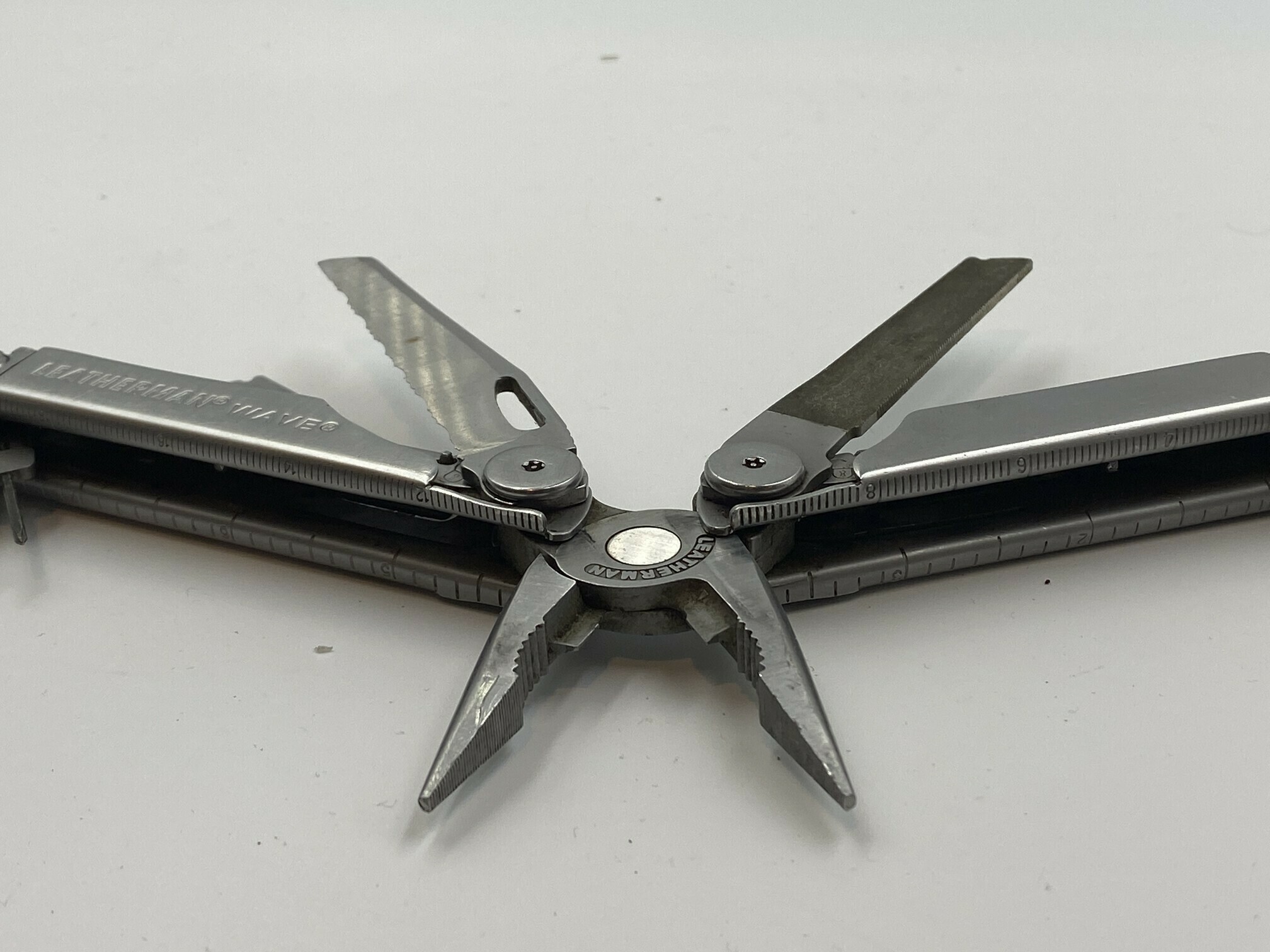 multitool-leatherman-wave-model-wave