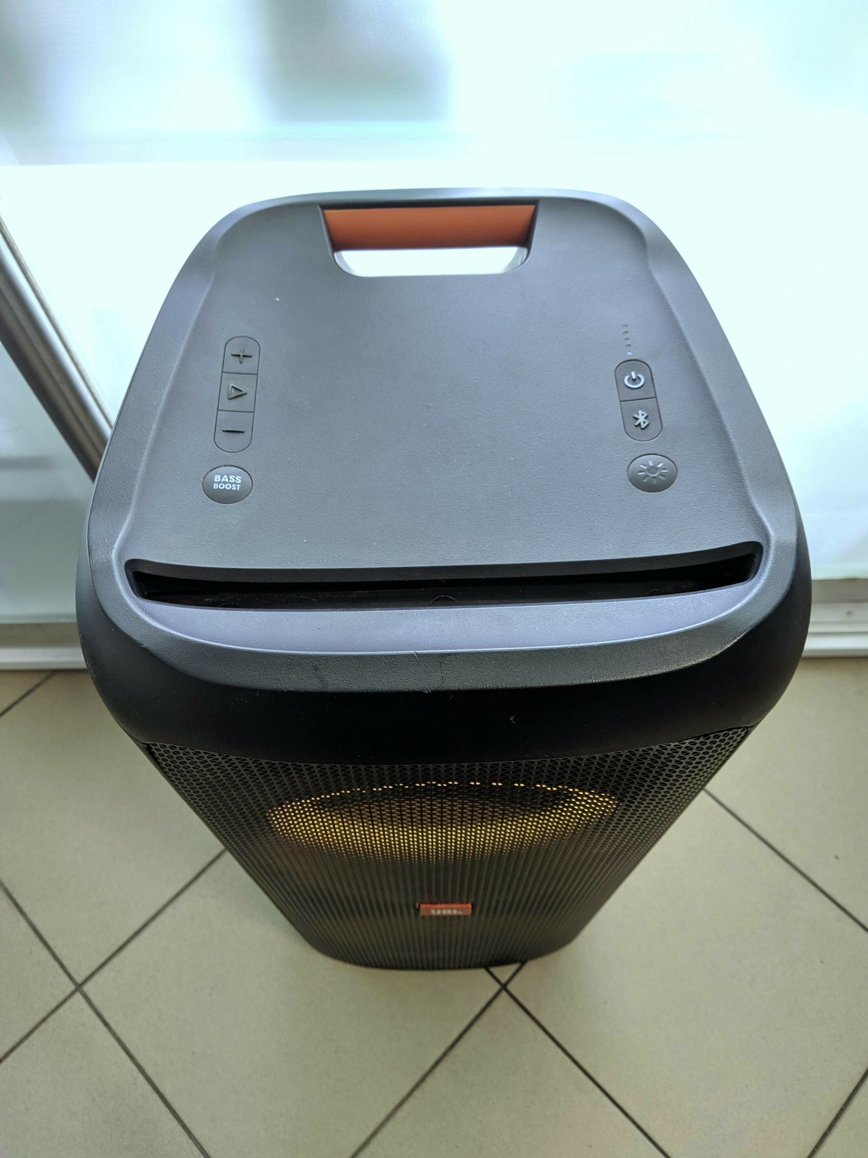 glosnik-jbl-partybox-300-opis-stan-uszkodzony