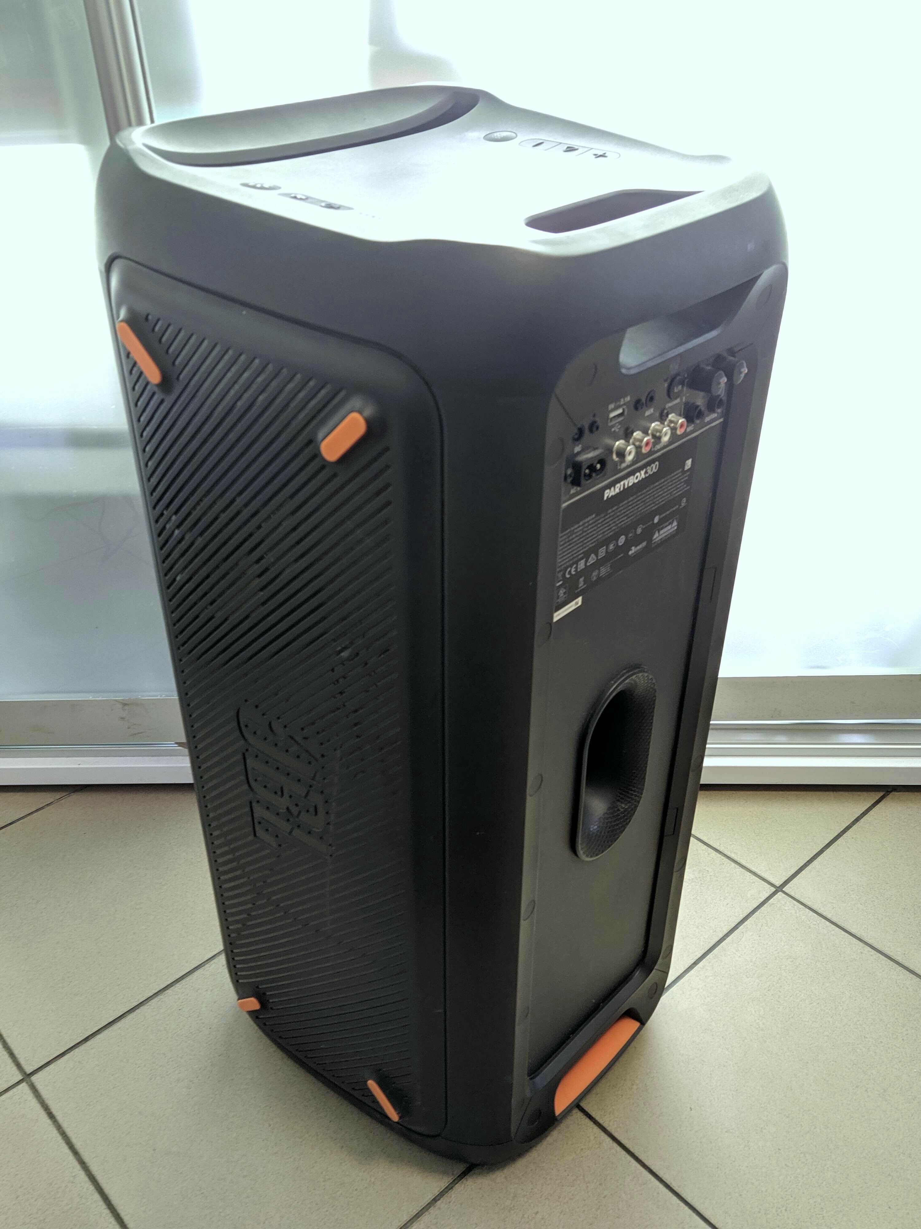 glosnik-jbl-partybox-300-opis-funkcje-brak