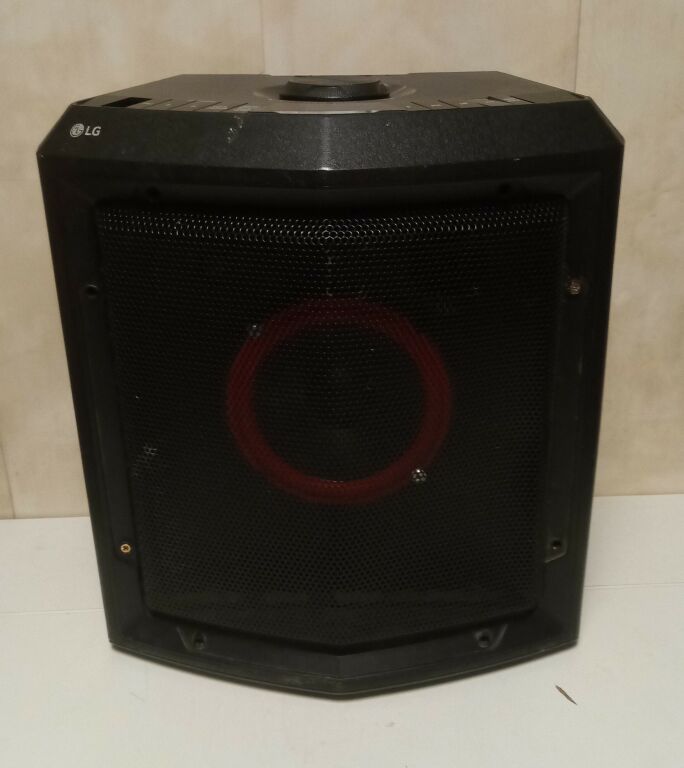 glosnik-bluetooth-lg-fh2-zasilanie-akumulatorowo-sieciowe