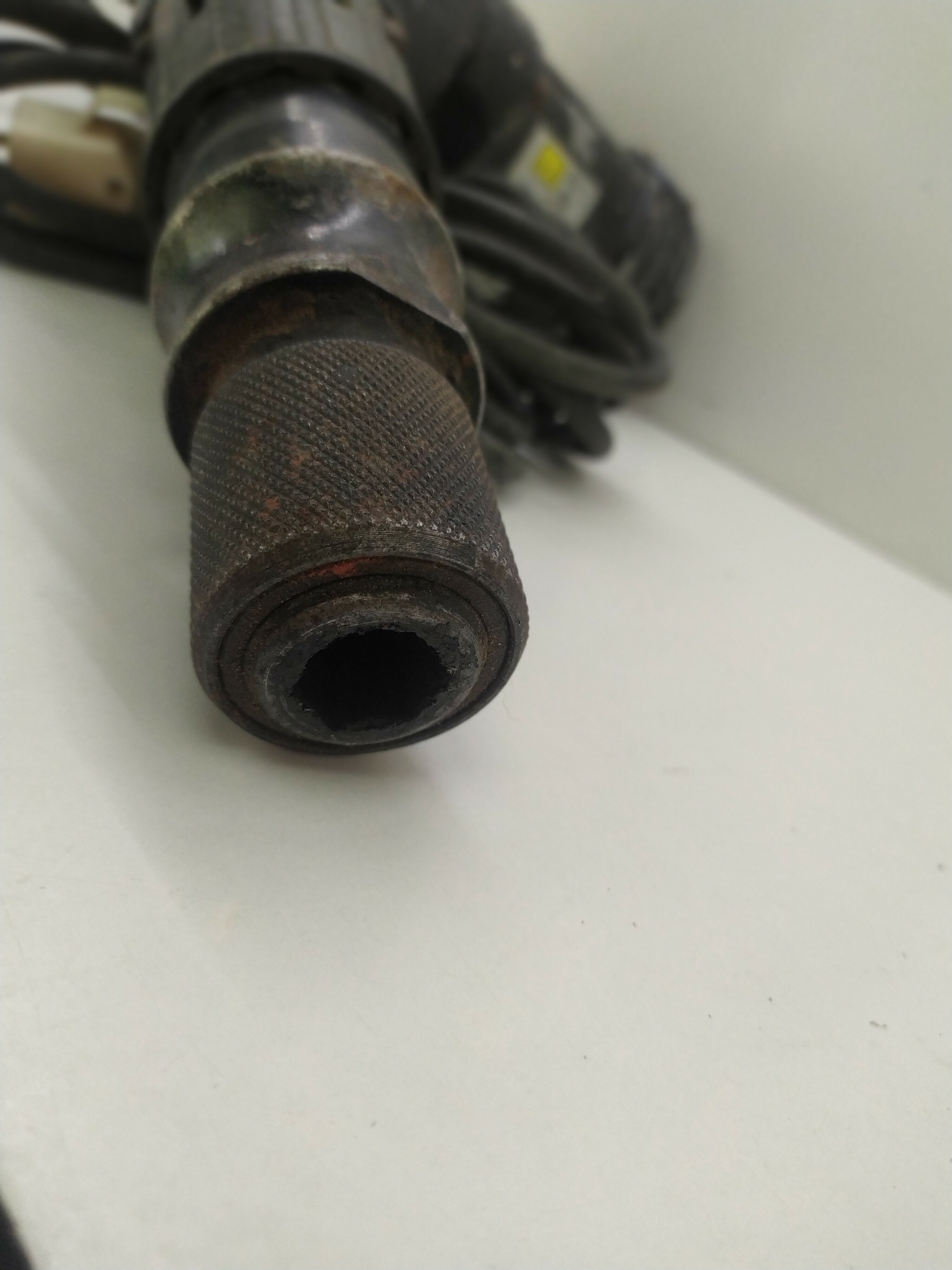 mlot-udarowy-ferm-dhm-900-typ-uchwytu-sds-plus