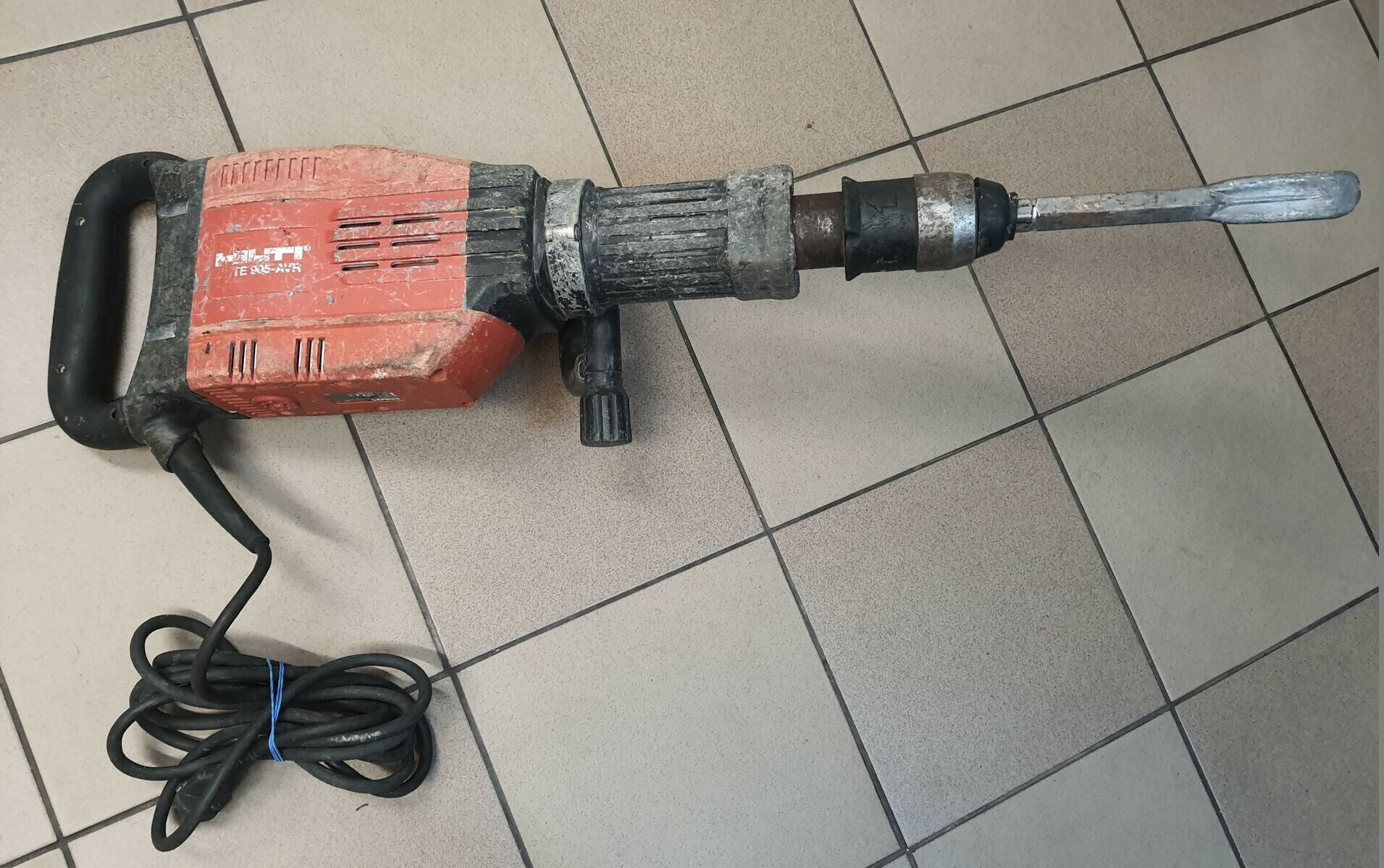 mlot-wyburzeniowy-hilti-te-905-avr-1600w-rodzaj-uchwytu-sds-max