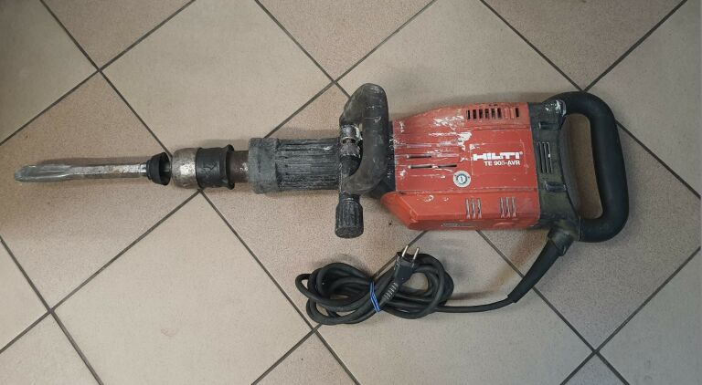 MŁOT WYBURZENIOWY HILTI TE 905-AVR 1600W