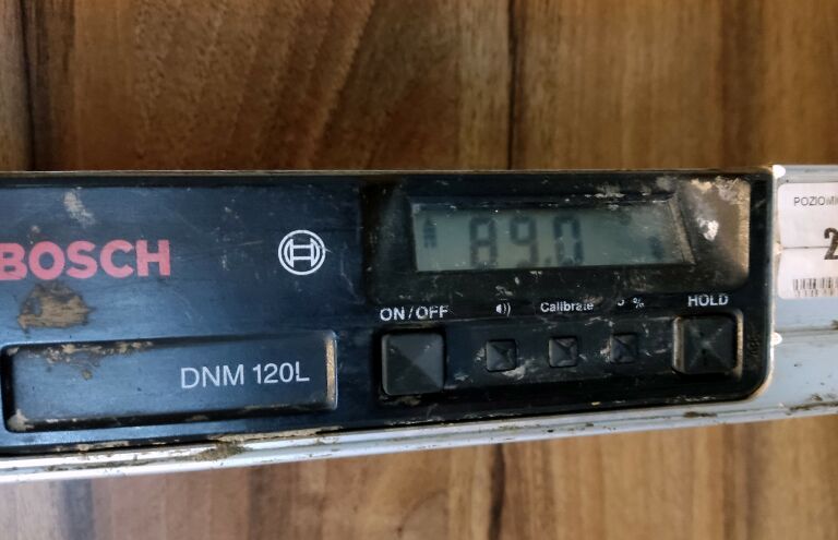 poziomica-bosch-dnm-120l-stan-uzywany