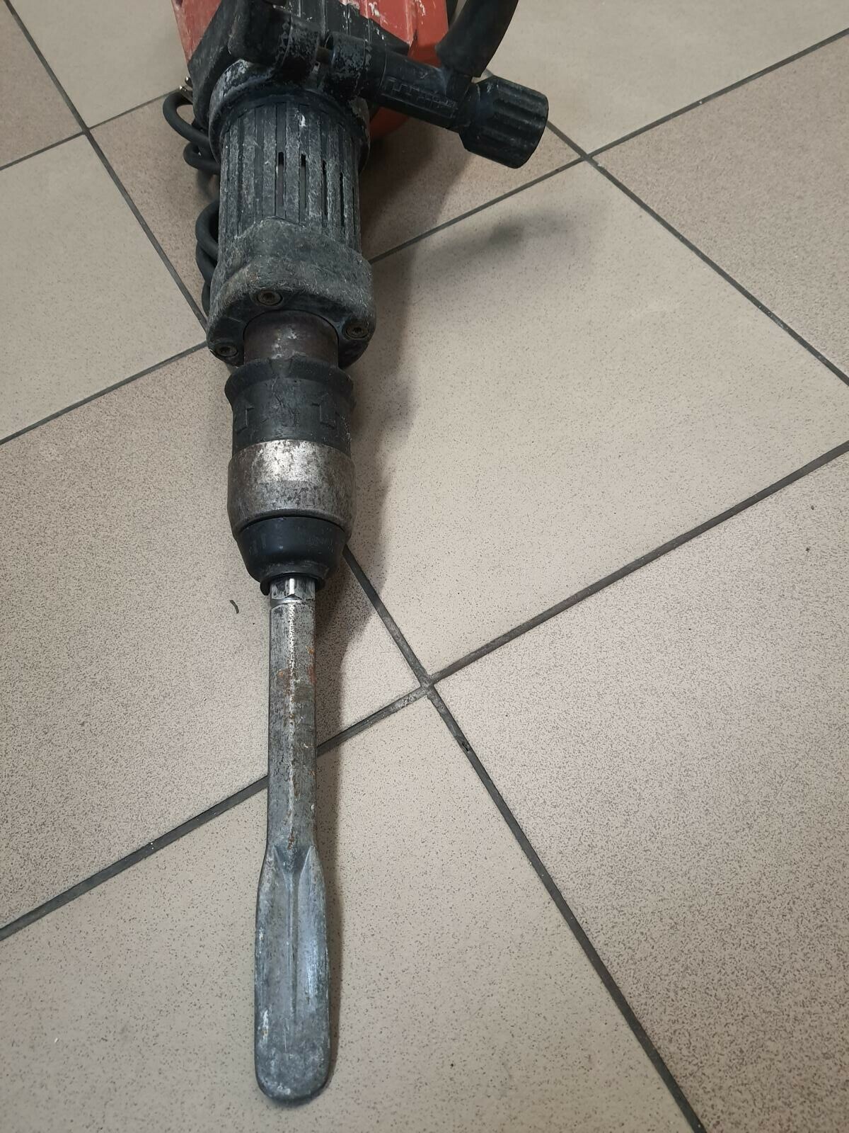 mlot-wyburzeniowy-hilti-te-905-avr-1600w-product-id