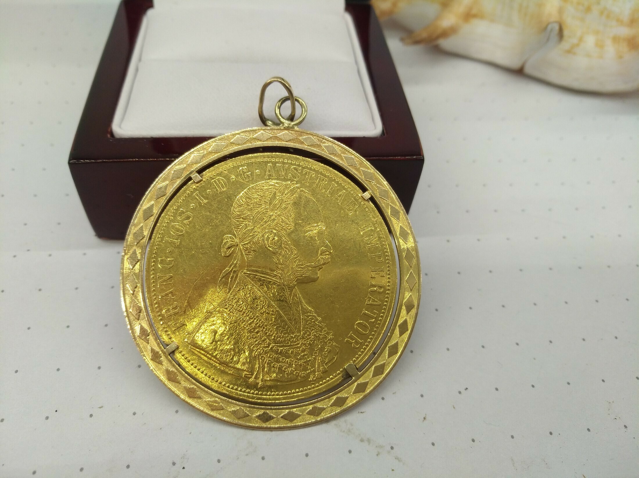 zlota-moneta-4-dukaty-austriackie-w-zawieszce-rodzaj-rekodzielo
