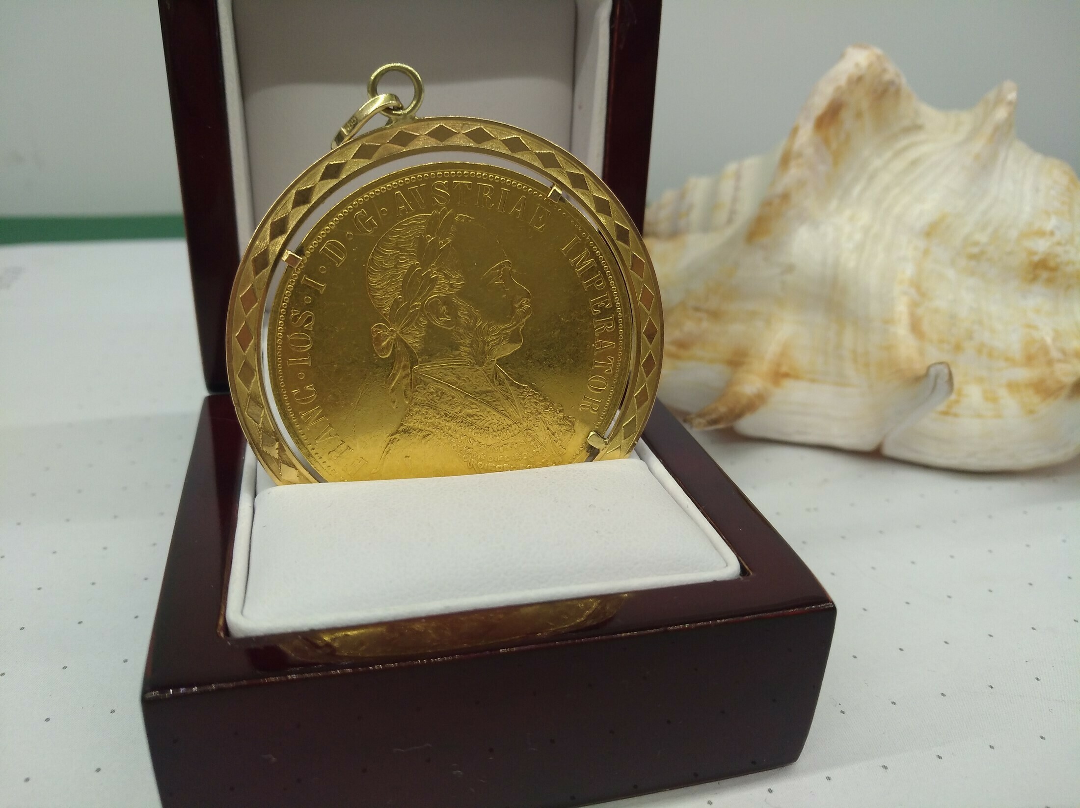 zlota-moneta-4-dukaty-austriackie-w-zawieszce-stan-uzywany