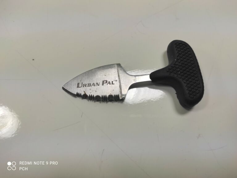NÓŻ COLD STEEL URBAN PAL SERRATED AUS8A