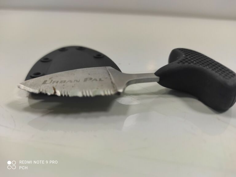 NÓŻ COLD STEEL URBAN PAL SERRATED AUS8A