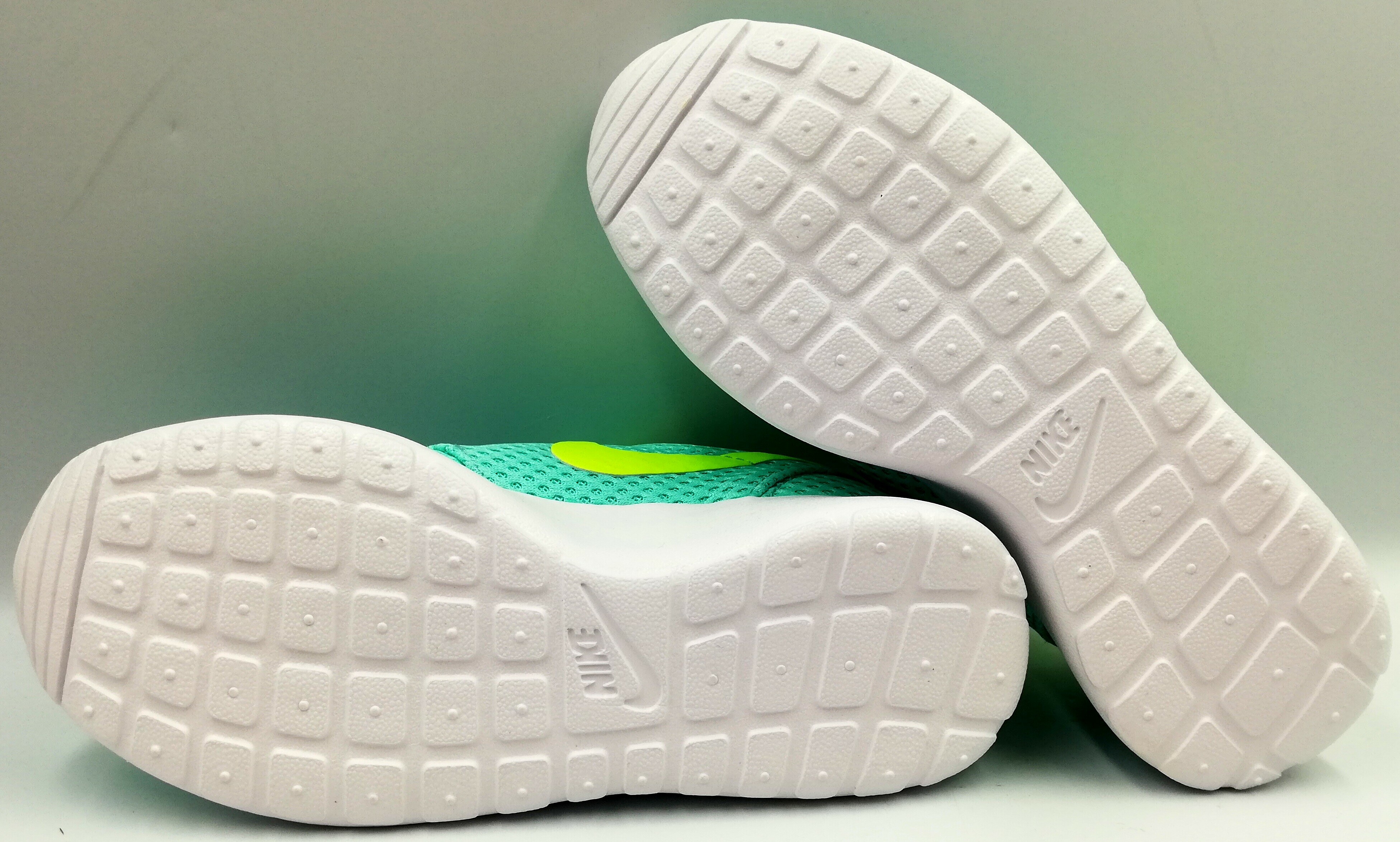 buty-nike-rosherun-mietowe-rozm-36-724850371-stan-uzywany