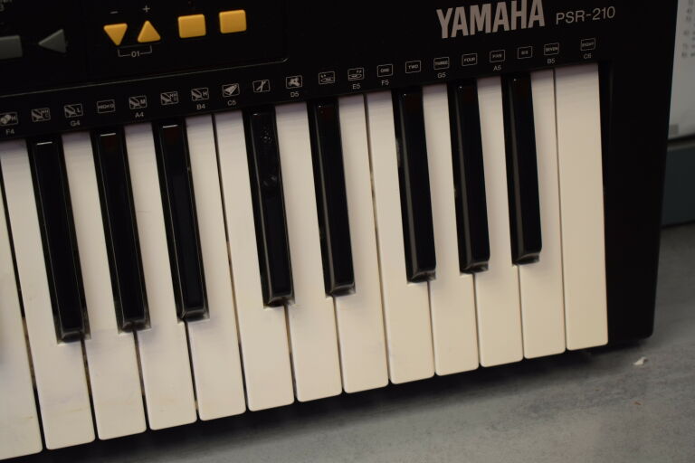 keyboard-yamaha-psr-210-okazja-marka-keyboardu-yamaha
