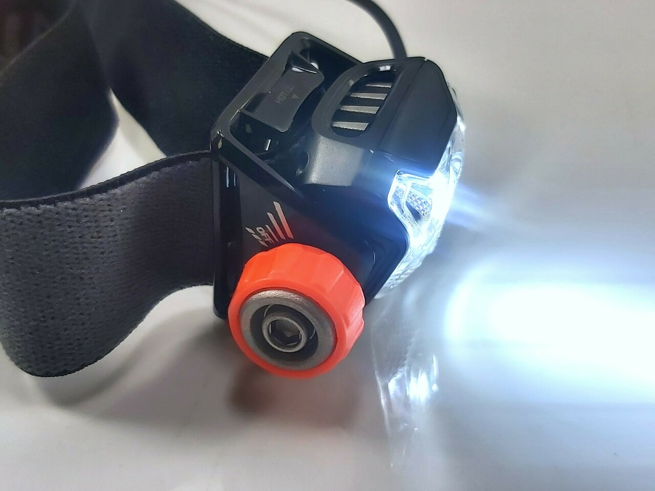 latarka-czolowa-kalenji-onnight-710-kod-producenta-2119077