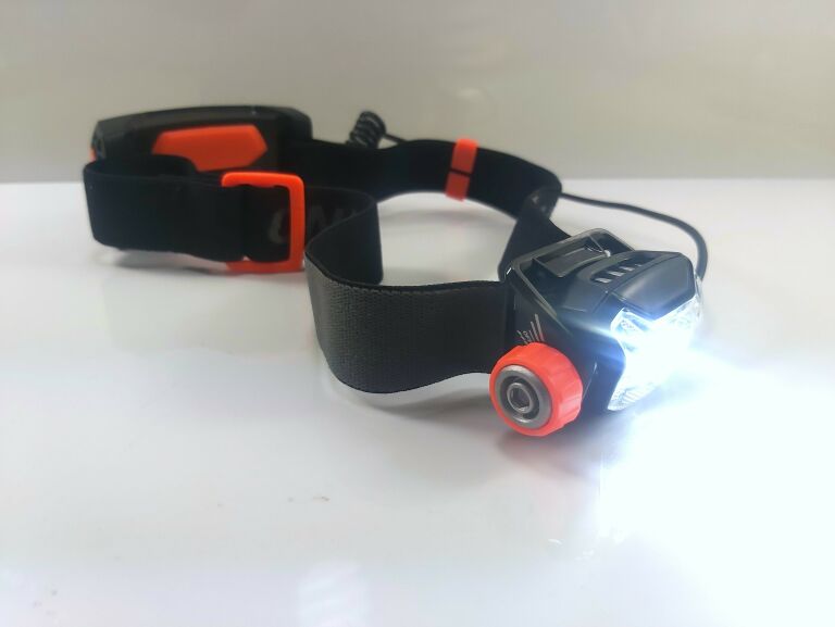 latarka-czolowa-kalenji-onnight-710-stan-uzywany