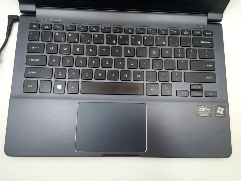 LAPTOP SAMSUNG NP 900X 3C/I5-3317U/ 4/120GB/WIN7