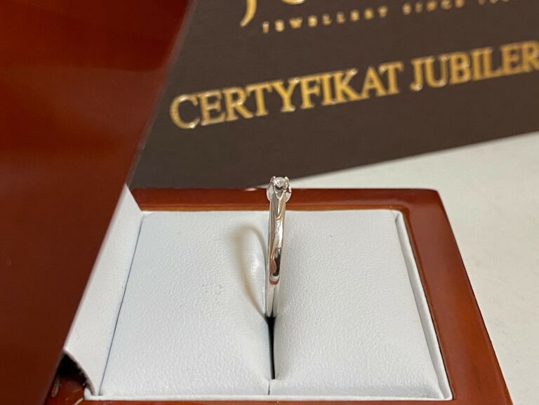 ZŁOTY PIERŚCIONEK DIAMENT 1,49 G 585 R15 0,03CT