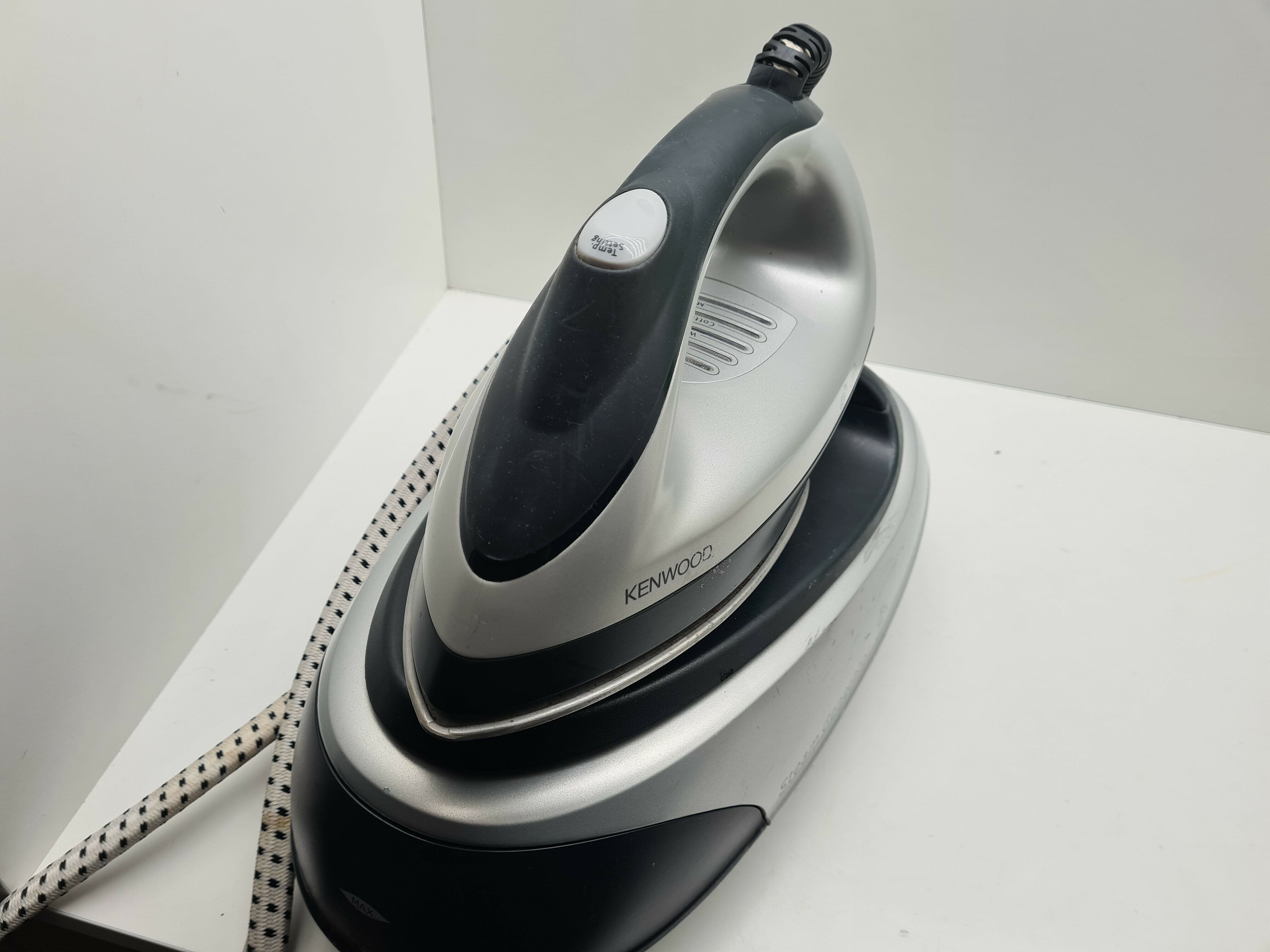 stacja-parowa-zelazko-kenwood-g-1030st-e-model-g-1030st-e