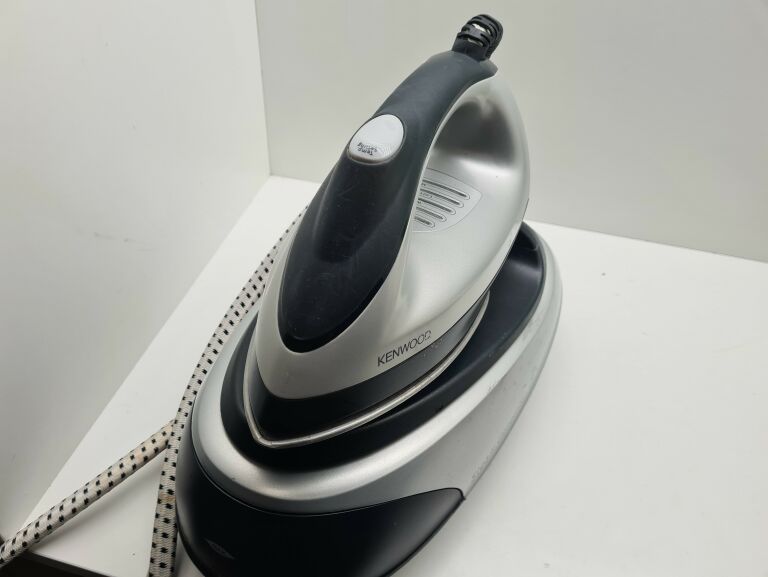 stacja-parowa-zelazko-kenwood-g-1030st-e-model-g-1030st-e