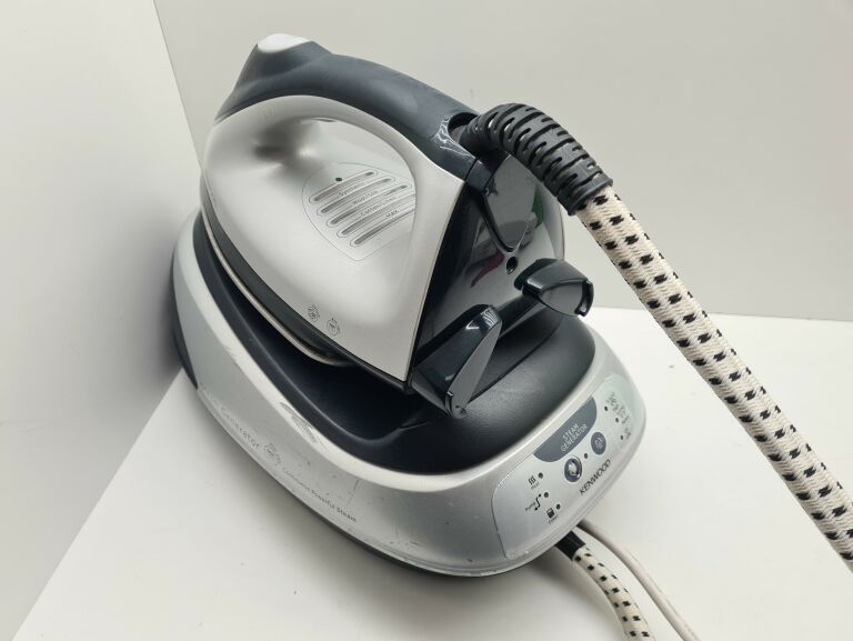 stacja-parowa-zelazko-kenwood-g-1030st-e-stan-uzywany