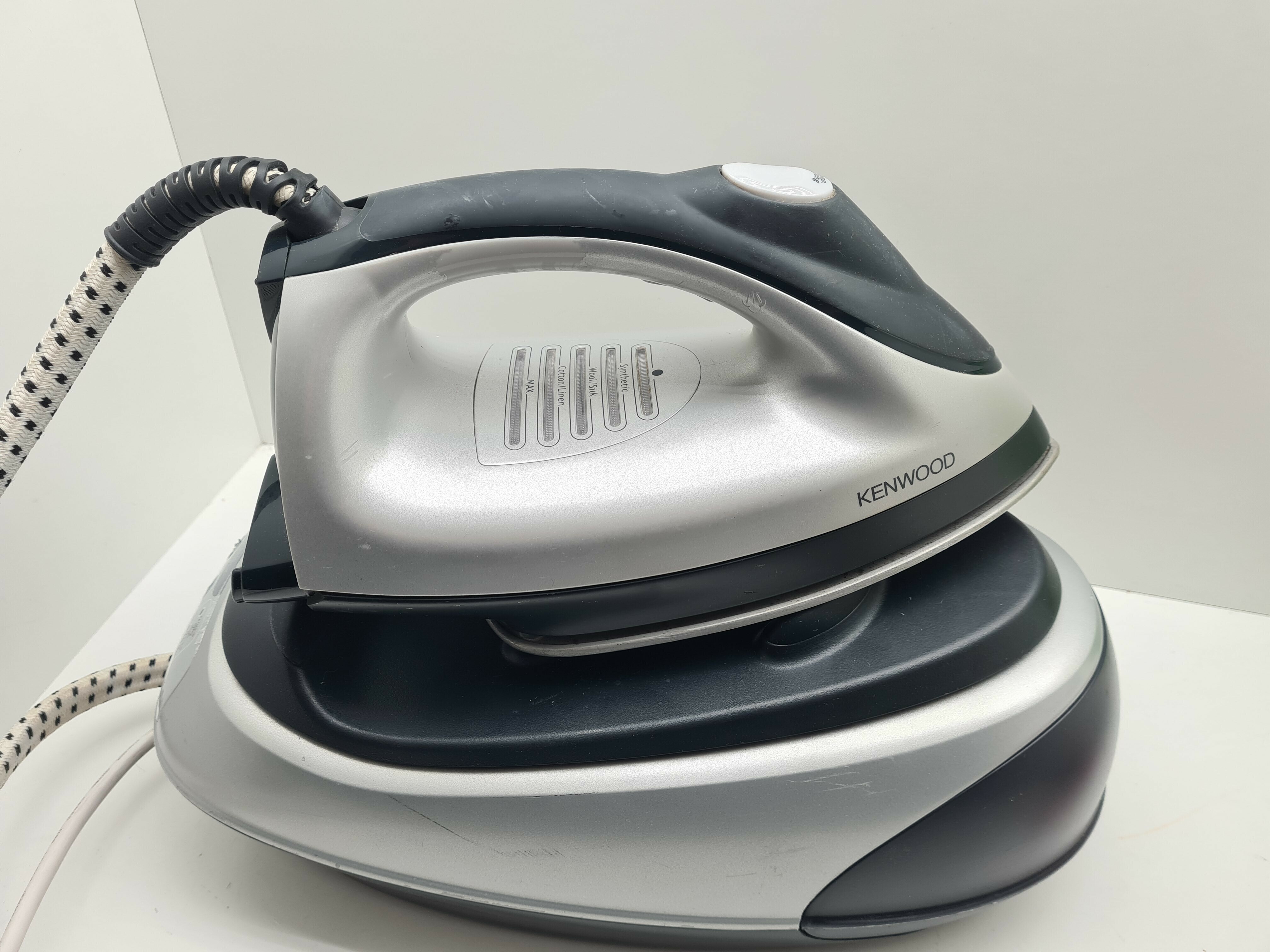 stacja-parowa-zelazko-kenwood-g-1030st-e-jednosci-narodowej-45-sj-wroclaw