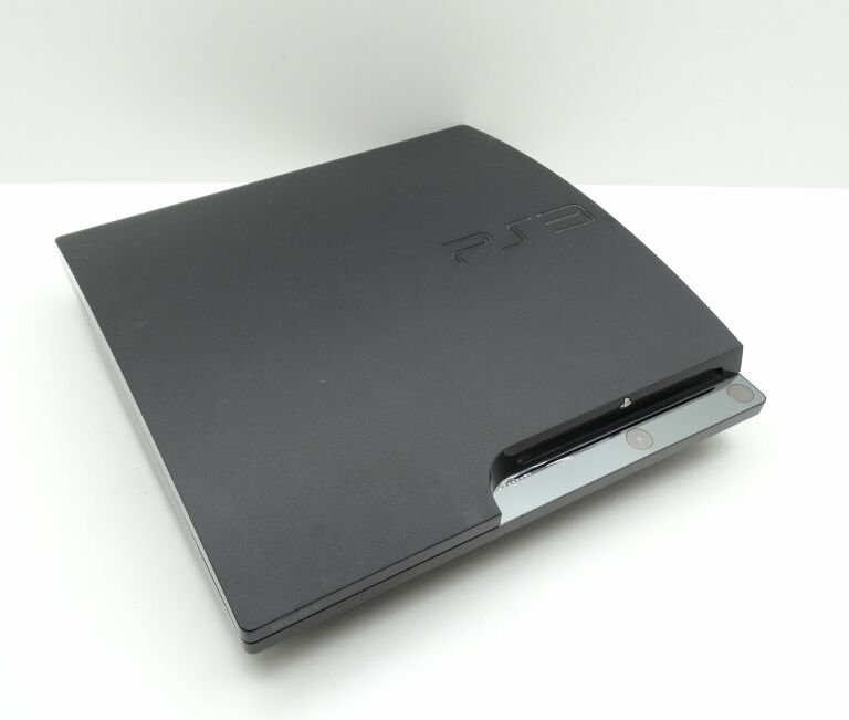 KONSOLA PS3 150GB -- 2 PADY -- 6 GIER
