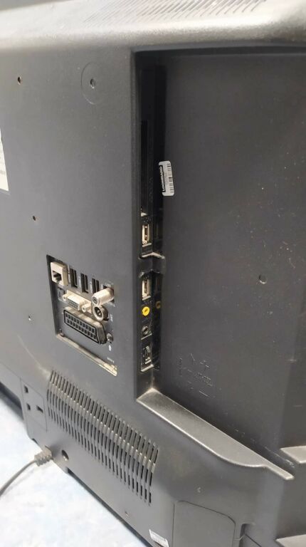 telewizor-jvc-lt-32vf52k-pilot-typ-telewizora-led