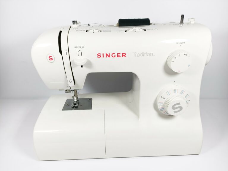 maszyna-do-szycia-singer-tradition-2282-marka-singer