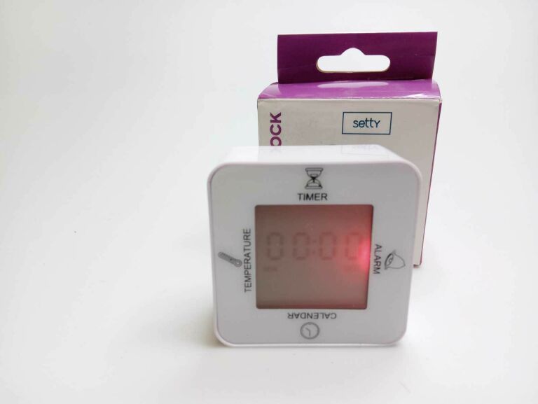 PRZENOŚNY OBROTOWY ZEGAREK LCD