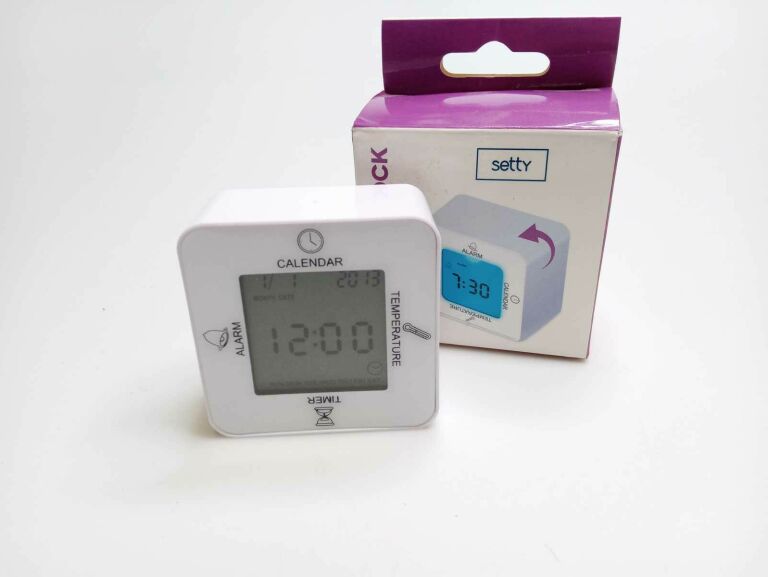 PRZENOŚNY OBROTOWY ZEGAREK LCD